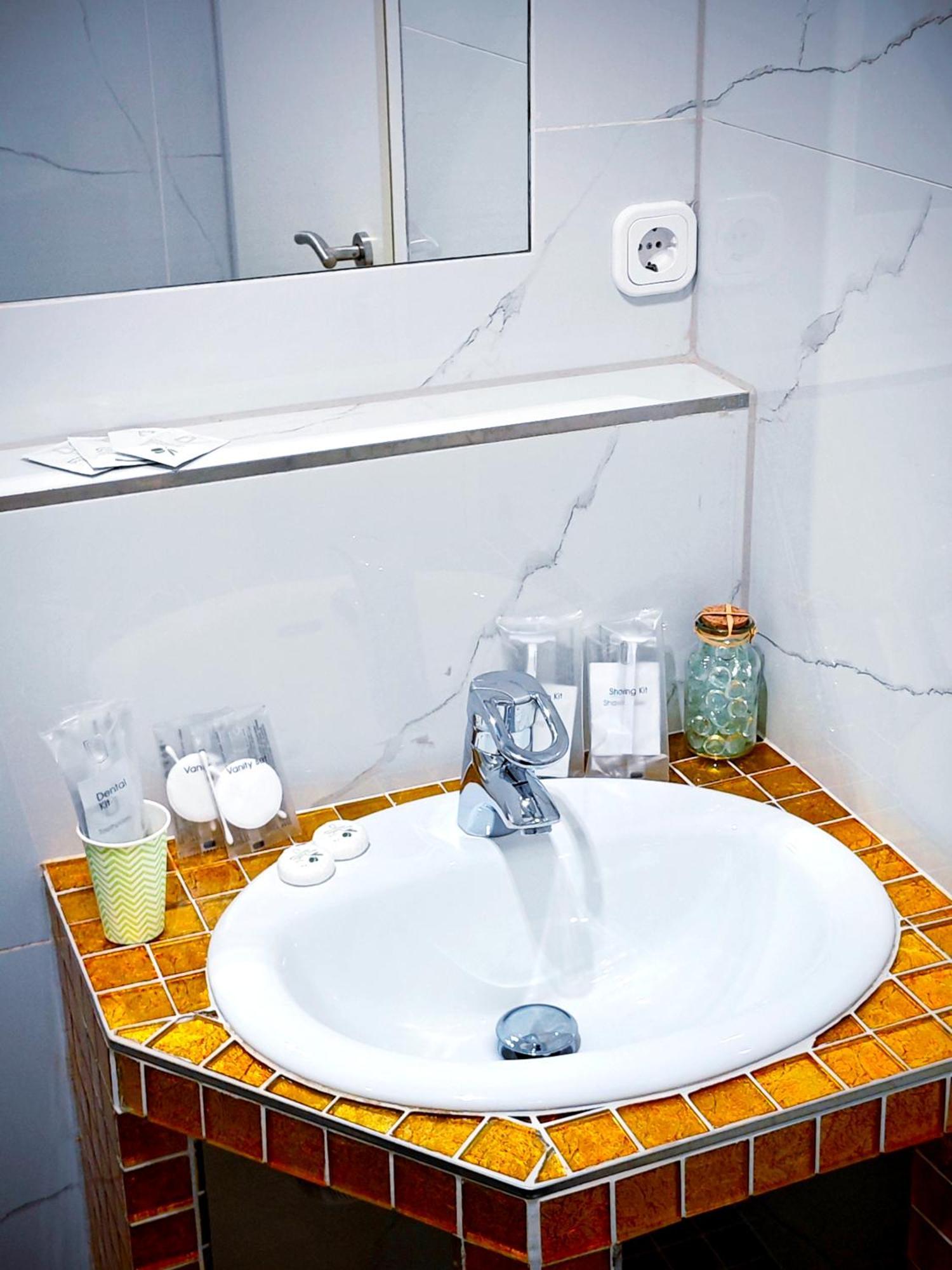 Jakz Hotel Хертен Экстерьер фото